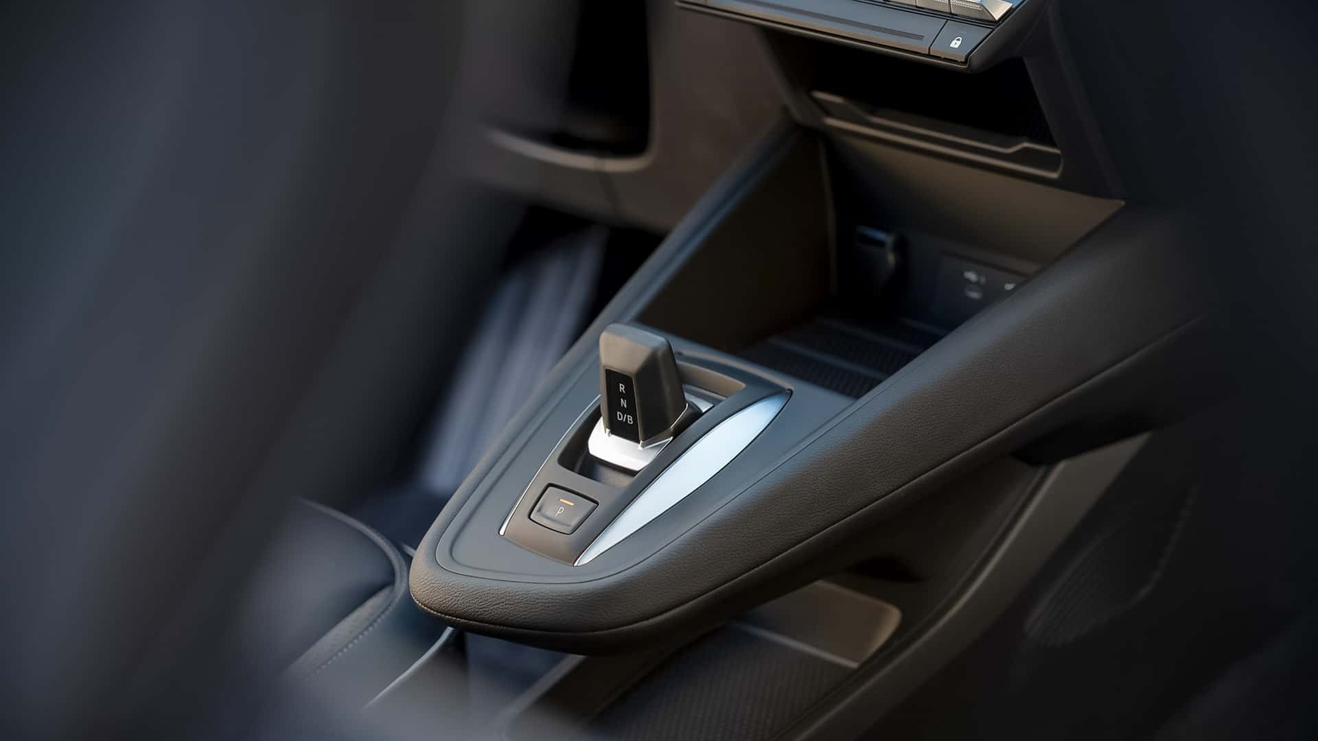 Mitsubishi hé lộ hình ảnh đầu tiên về mẫu xe Grandis mới - 5