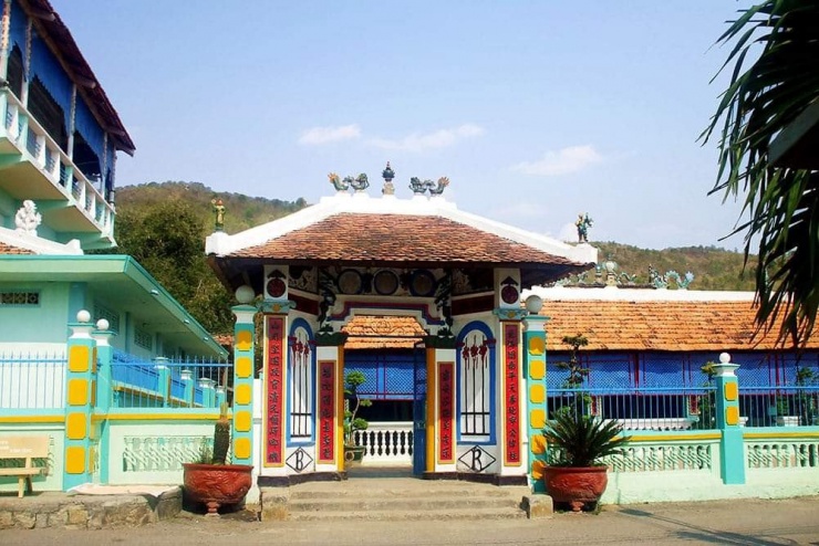Nhà Lớn trên Long Sơn