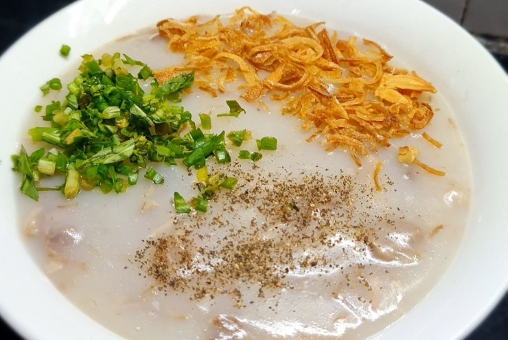 Mưa bão nấu một nồi này thay cơm, ăn bao nhiêu cũng không thấy chán