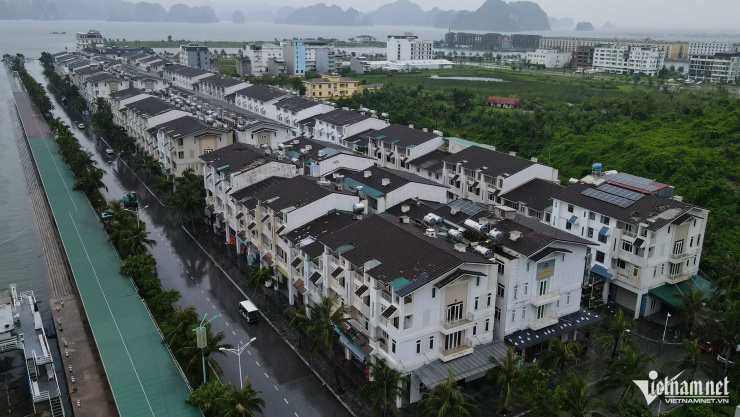 Khu vực đảo Tuần Châu chìm trong vắng lặng trước khi bão số 3 đổ bộ.