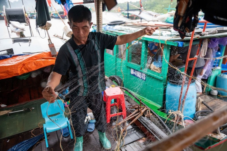 Để ứng phó với cơn bão số 3, LLVT Quân khu 3 và tỉnh Quảng Ninh đã triển khai nhanh chóng, đồng bộ các phương án, thể hiện tinh thần chủ động, sẵn sàng “4 tại chỗ”, quyết tâm bảo vệ an toàn tính mạng, tài sản của nhân dân.