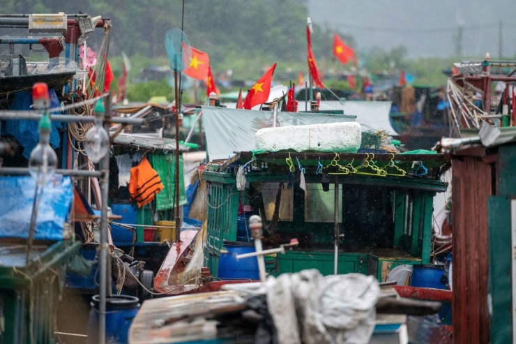 Với phương châm “chủ động từ sớm, từ xa”, sự chuẩn bị kỹ lưỡng cả về lực lượng và phương tiện ngay từ đầu đã giúp các đơn vị luôn trong trạng thái sẵn sàng ứng phó với mọi tình huống.