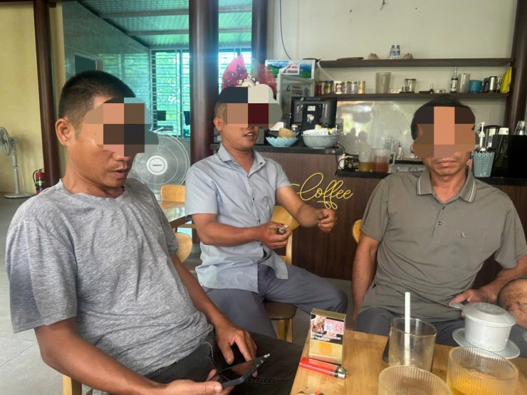 Nhiều nạn nhân vẫn chưa hết bàng hoàng sau sự cố lật tàu. Ảnh: T.L