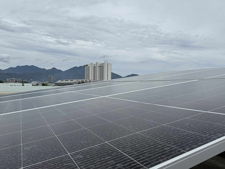 Những lưu ý để bảo vệ hệ thống điện mặt trời trước mưa bão