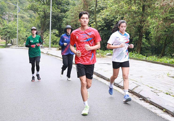 Phải nói thêm, sau khi chặng 1 tại Thái Lan kết thúc, các đội bóng sẽ di chuyển đến Ninh Bình để tham dự chặng 2 diễn ra sau đó ít ngày.