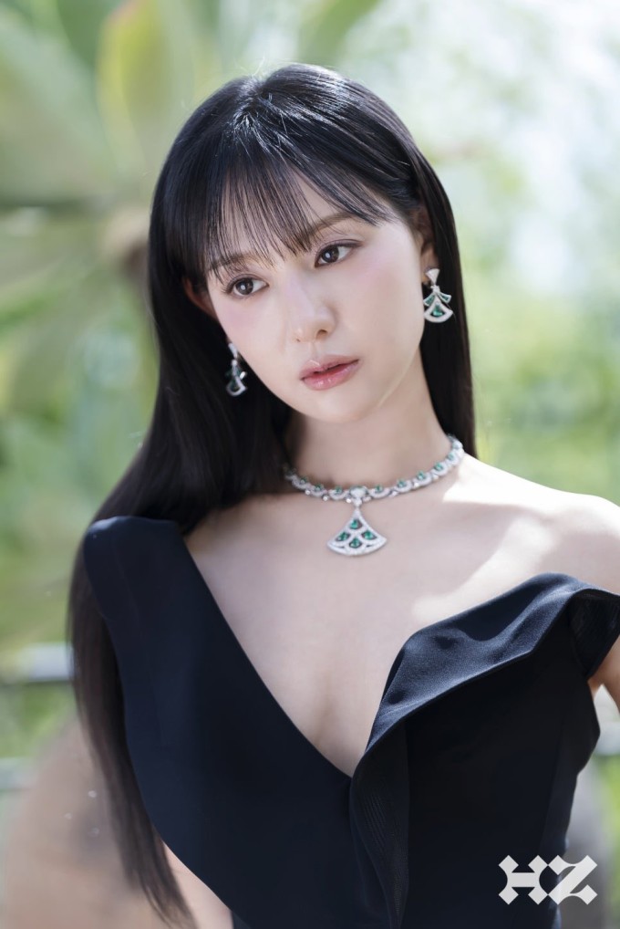Kim Ji Won chụp ảnh thời trang đầu 2025...