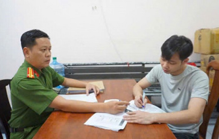 Lấy lời khai đối với Nguyễn Văn Tài.