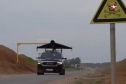 Nga hé lộ dây chuyền sản xuất UAV Geran-2 dưới lòng đất, lần đầu phóng từ xe bán tải Mỹ