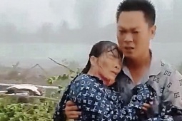 Chàng trai Ninh Bình nhận  ' mưa lời khen '  khi cứu người trong cơn giông