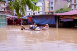 Bác sĩ hướng dẫn cách phòng dịch bệnh trong mùa mưa bão