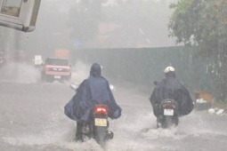 Hà Nội kêu gọi người dân hạn chế tối đa ra đường khi bão số 3 đổ bộ