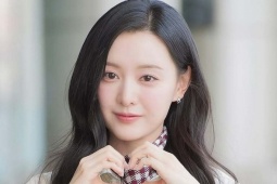 Gu mặc thanh lịch của Kim Ji Won khi ra sân bay