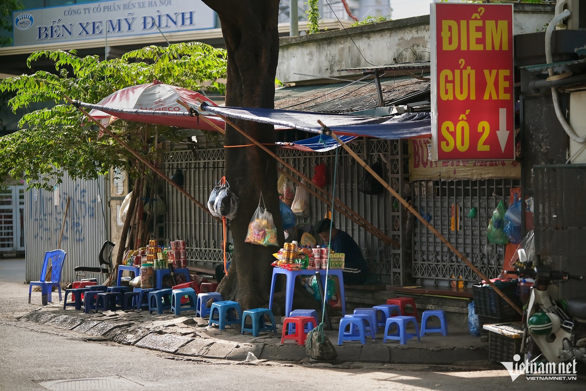 Nơi người bán trà đá đuổi cô gái chờ xe buýt: Lộn xộn, nhếch nhác trở lại - 5
