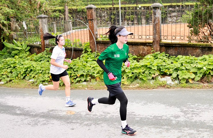 Đây sẽ là sự chuẩn bị quan trọng để toàn đội có được nguồn thể lực tốt nhất, duy trì cảm giác thi đấu tốt cũng như khắc phục được những điểm còn thiếu sót sau Shanghai Future Star 2025 để chuẩn bị cho hành trình khắc nghiệt tại SEA V-League, trong đó đối thủ chính là Thái Lan.