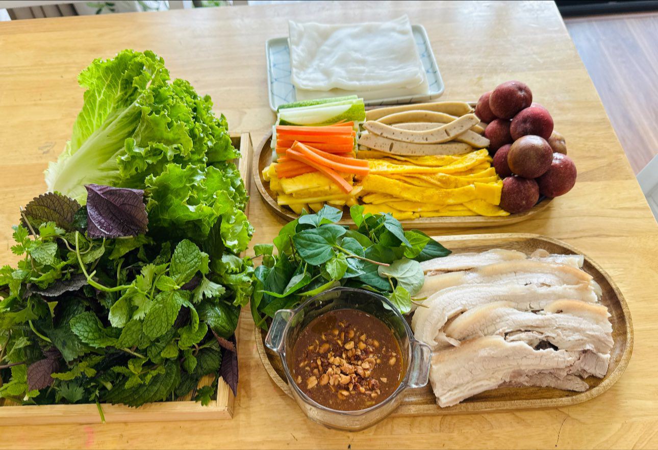 Phở cuốn chấm mắm nêm&nbsp;