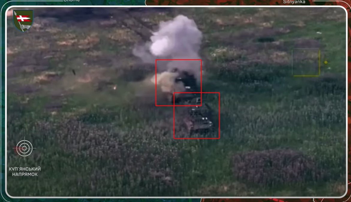 Ukraine tuyên bố hạ 2 xe bọc thép, 17 binh sĩ Nga trong giao tranh. Ảnh: Euromaidan Press.