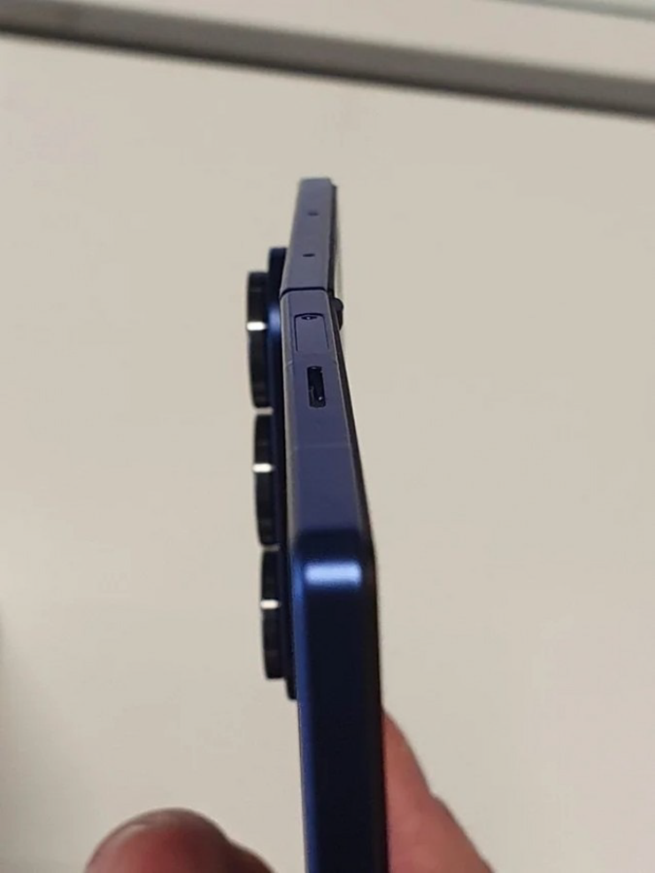 Lỗi mở ra không đạt được độ phẳng hoàn toàn của Galaxy Z Fold7.