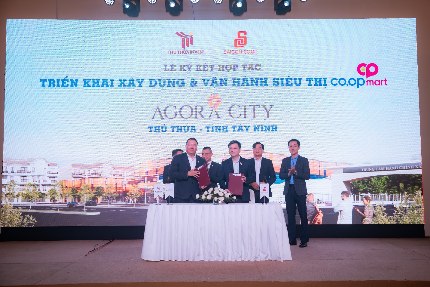 Chính thức triển khai và vận hành siêu thị Co.opmart bên trong đô thị trung tâm hành chính thương mại Agora City.