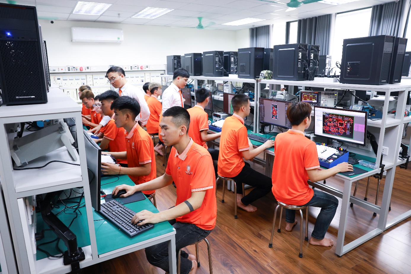 Tốt nghiệp nhanh, việc làm ngay – mô hình đào tạo của DNU thu hút thí sinh, phụ huynh.