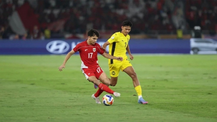 U23 Malaysia bị báo chí nước nhà nặng lời chỉ trích, gọi là 'những kẻ vô dụng' - 1