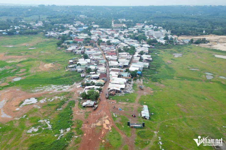 Dải lụa xanh hiện lên ở hồ Trị An khiến du khách say lòng, nhiếp ảnh gia mê mẩn - 1