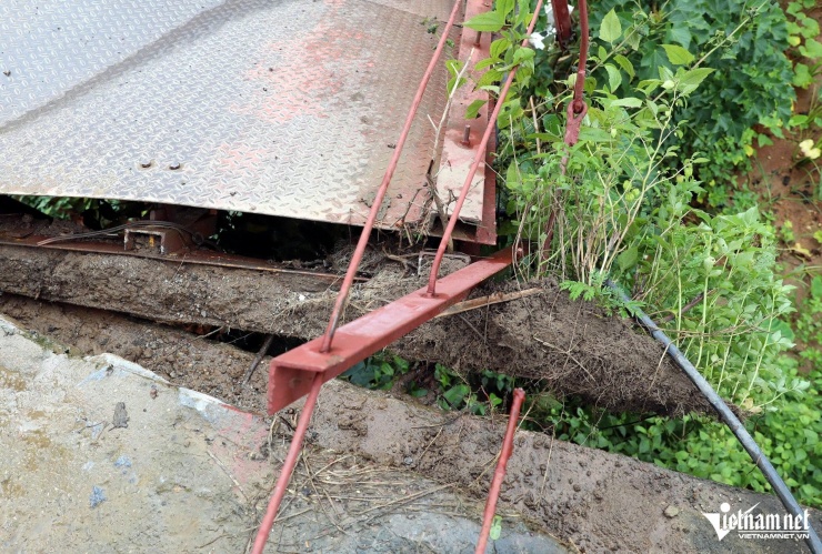 Cận cảnh vị trí cáp bị đứt. Ảnh: Duy Linh