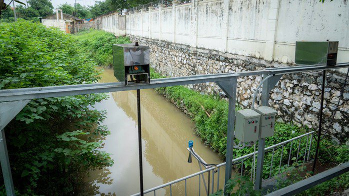 Tại sân bay Nội Bài