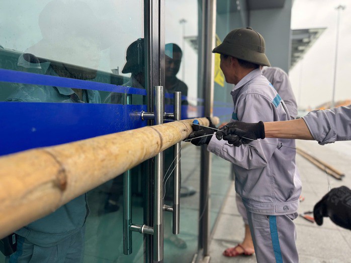 Cận cảnh "chạy bão" tại các sân bay - 13