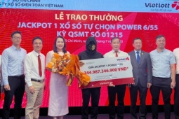 Người trúng Jackpot kỷ lục nói  " chưa có kế hoạch "  dùng 345 tỷ đồng