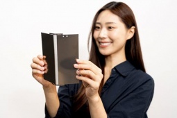 Màn hình Galaxy Z Fold7 bền 10 năm là chiêu trò marketing của Samsung?