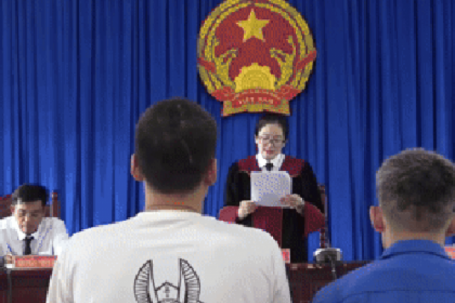 Tuyên án vụ người đàn ông bị 2 bạn nhậu đánh, đốt dã man ở Cà Mau