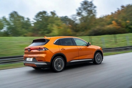 Giá xe VinFast VF 8 tháng 7/2025, bản Eco từ 1,019 tỷ đồng