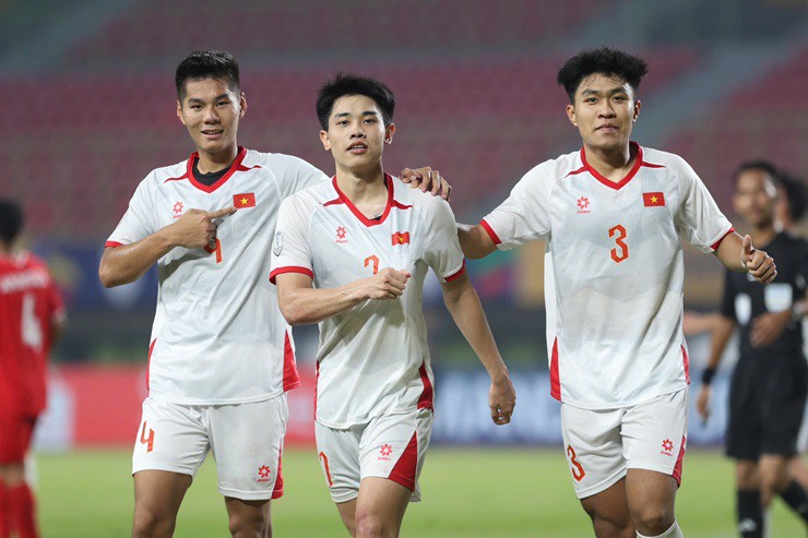 U23 Việt Nam thắng đậm U23 Lào ở trận ra quân