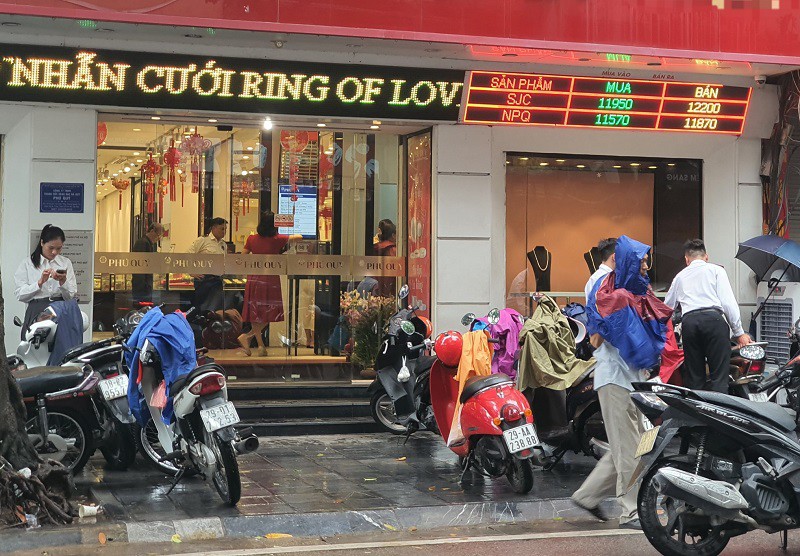Giá vàng tăng lên mức cao nhất trong một tháng qua.