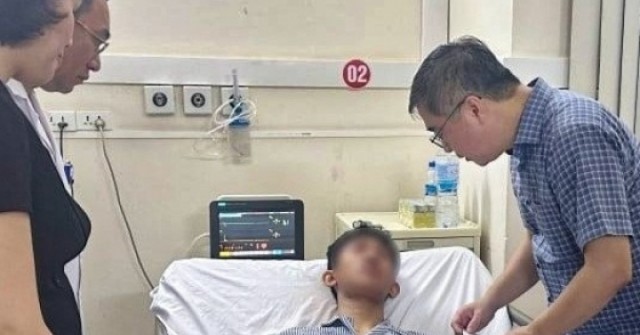 Vụ lật tàu trên vịnh Hạ Long: Đưa nam sinh mất ...