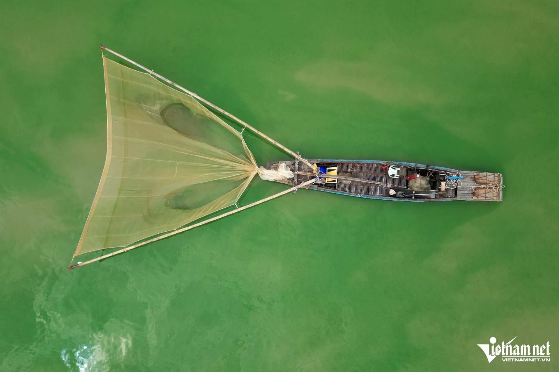 Nơi đây cũng là bến cá Phú Cường, nơi ngư dân đánh bắt thủy sản ở hồ Trị An