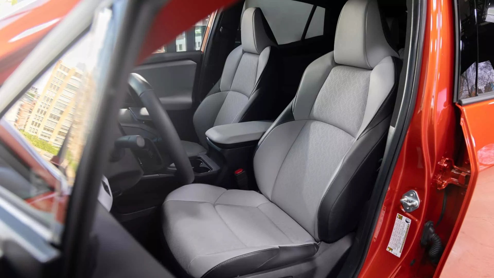 Cận cảnh mẫu xe điện hoàn toàn mới của hãng Subaru vừa ra mắt - 8