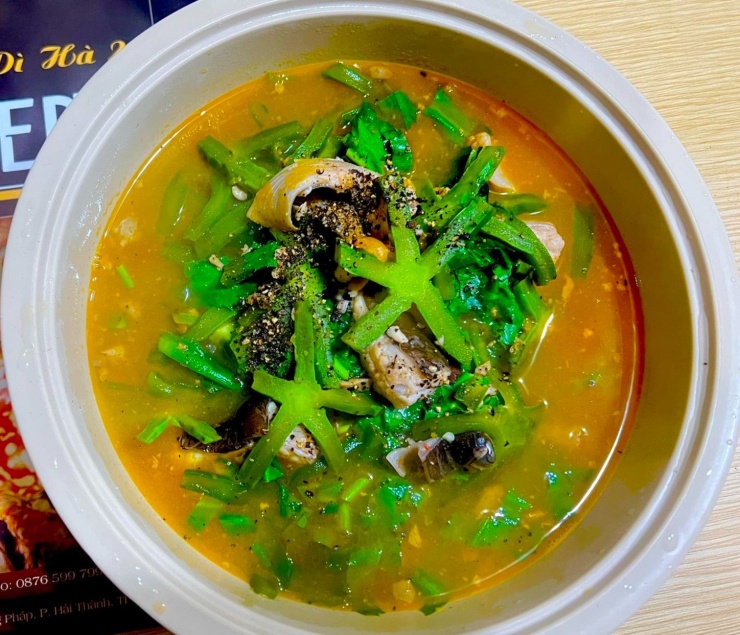 Đây là món canh giải nhiệt lý tưởng sau một buổi vui chơi ở biển. Ảnh: Quán Dì Hà