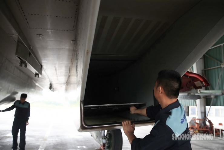Những người &#39;bắt mạch&#39; cho ‘hổ mang chúa’ Su-30MK2 - 8
