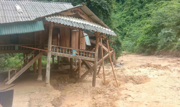 Những hình ảnh kinh hoàng trong trận lũ lịch sử ở miền Tây Nghệ An - 15