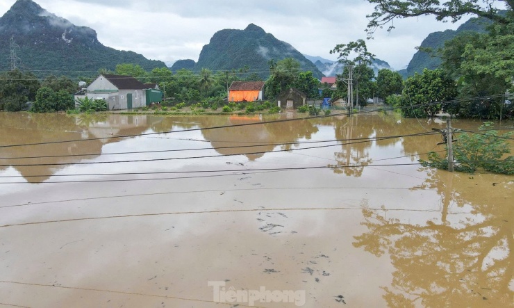 Những hình ảnh kinh hoàng trong trận lũ lịch sử ở miền Tây Nghệ An - 18