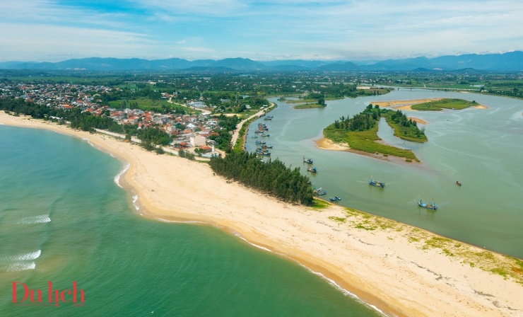 Miền cổ tích giữa mùa hoa muống biển bên Cửa Lở - 9