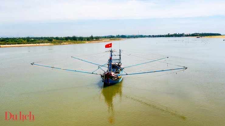 Miền cổ tích giữa mùa hoa muống biển bên Cửa Lở - 11