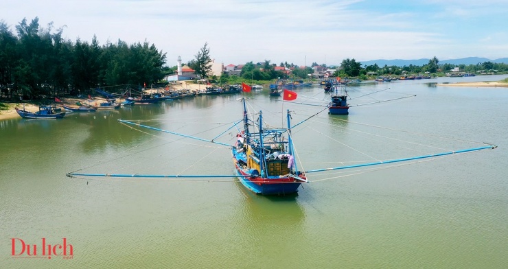 Miền cổ tích giữa mùa hoa muống biển bên Cửa Lở - 18