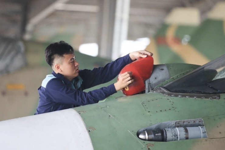 Những người 'bắt mạch' cho ‘hổ mang chúa’ Su-30MK2