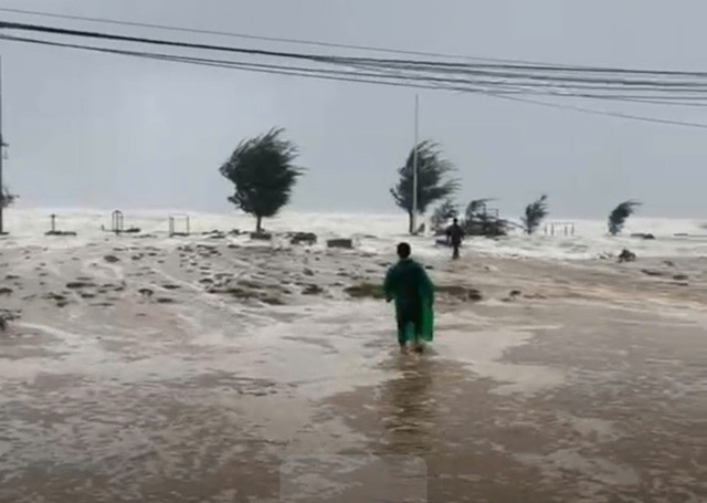 Khả năng xuất hiện bão đôi trên Biển Đông những ngày tới.