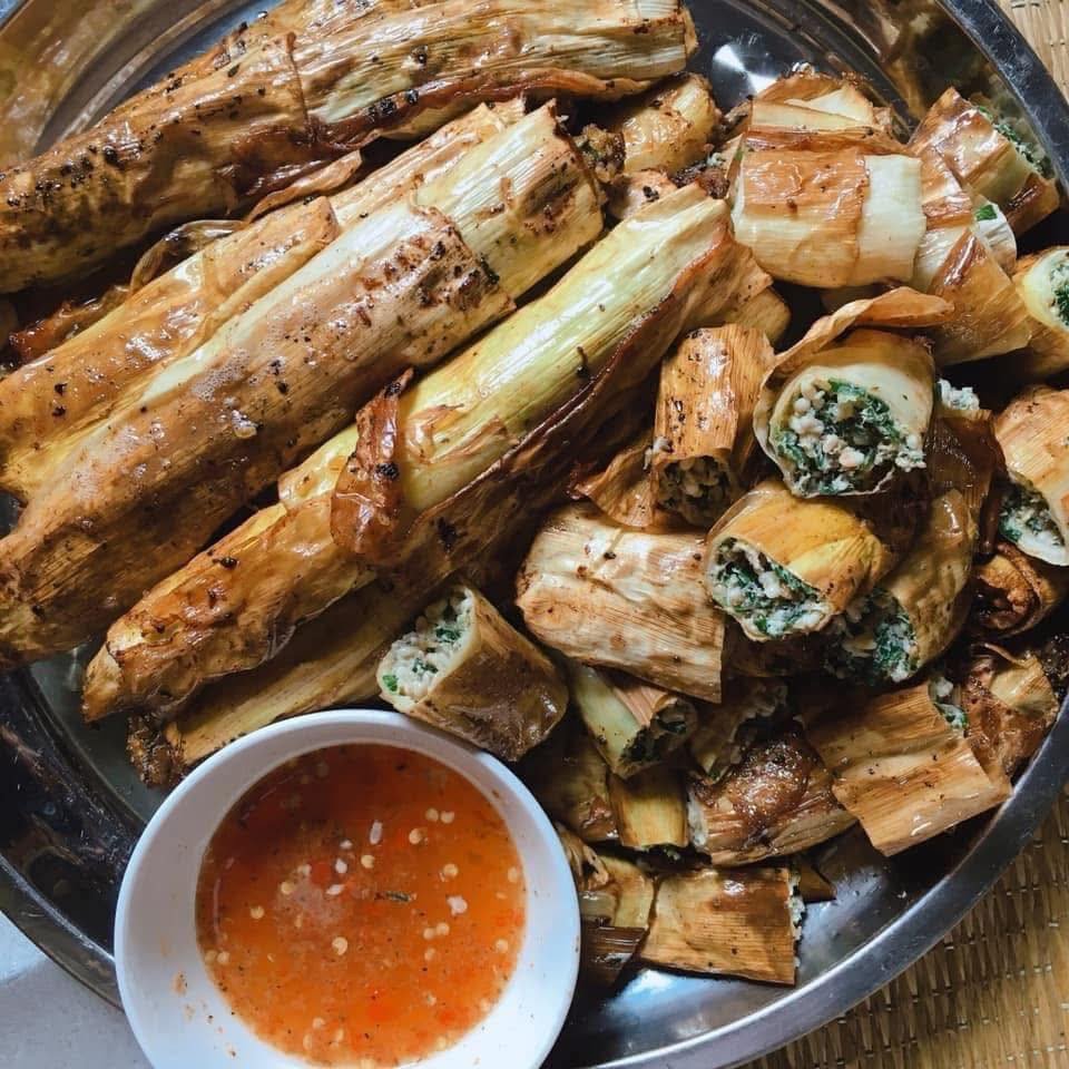 Cô gái Tày khoe mâm cơm hàng ngày toàn đặc sản rừng núi, &#39;không tốn tiền mua&#39; - 3