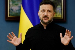 Báo Ukraine chỉ trích ông Zelensky đánh mất dấu ấn Kiev sau năm 2014, kêu gọi phương Tây can thiệp