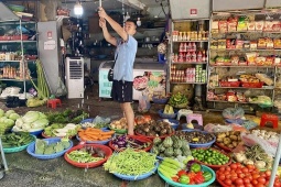 Sau bão số 3 Wipha, cảnh tượng khác thường ở siêu thị và chợ ở Hà Nội