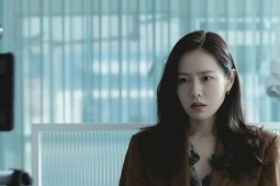 Son Ye Jin hé lộ hình ảnh trong phim đầu tiên đóng sau khi sinh con